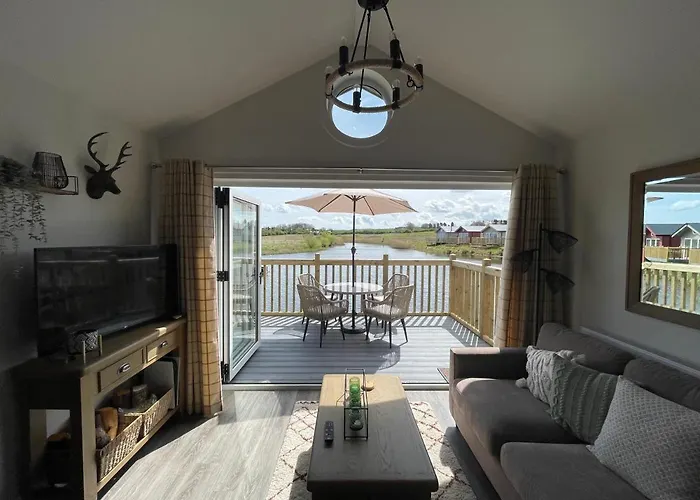 Secret Of Eden Lake View Lodge